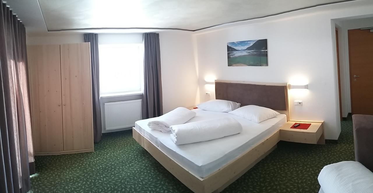 Pension Villa Claudia Augusta Резія Екстер'єр фото